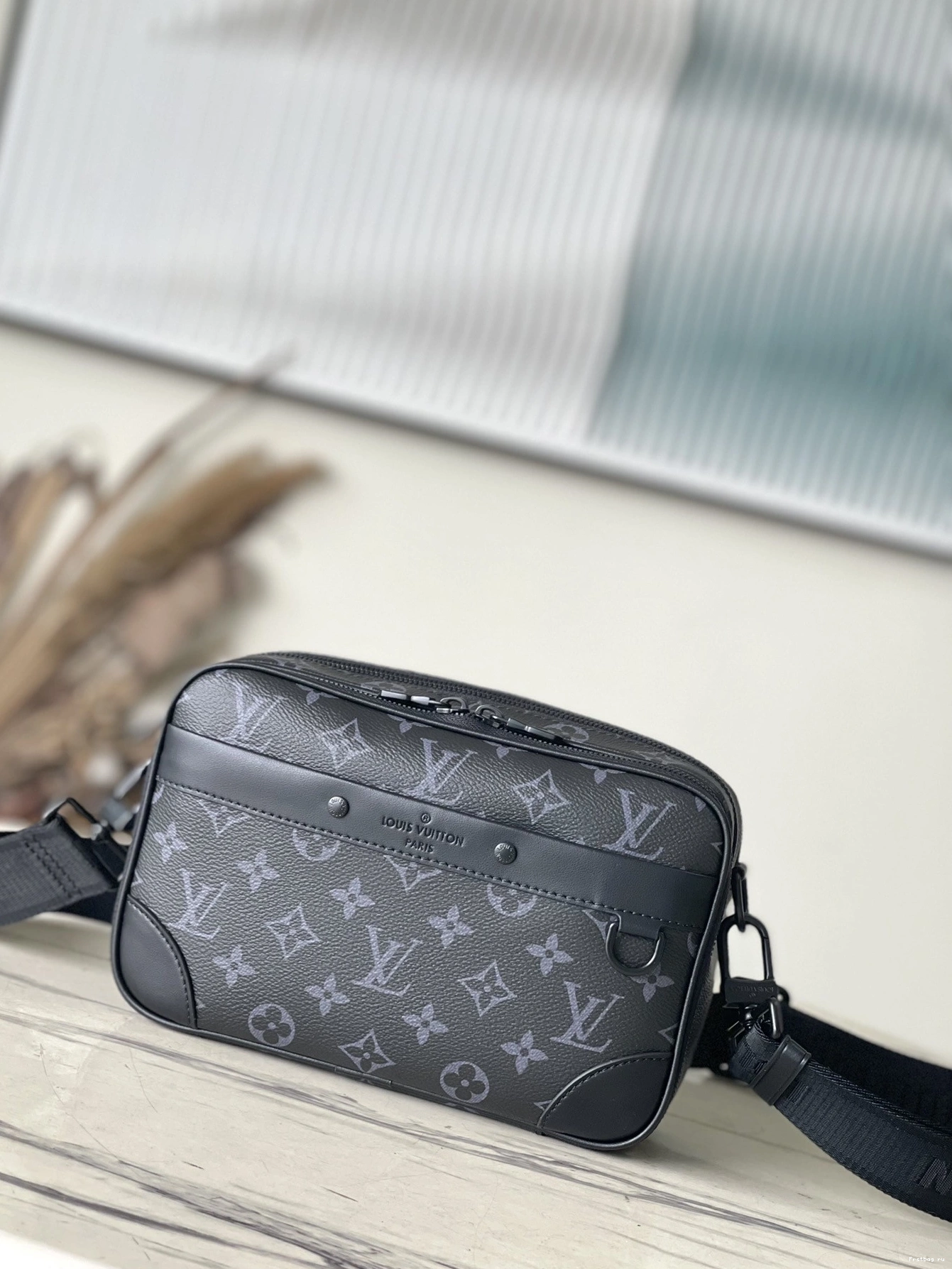 Frstbag ru Nano Alpha-11.0*18.5*6.5CM LOUIS VUITTON 0727
